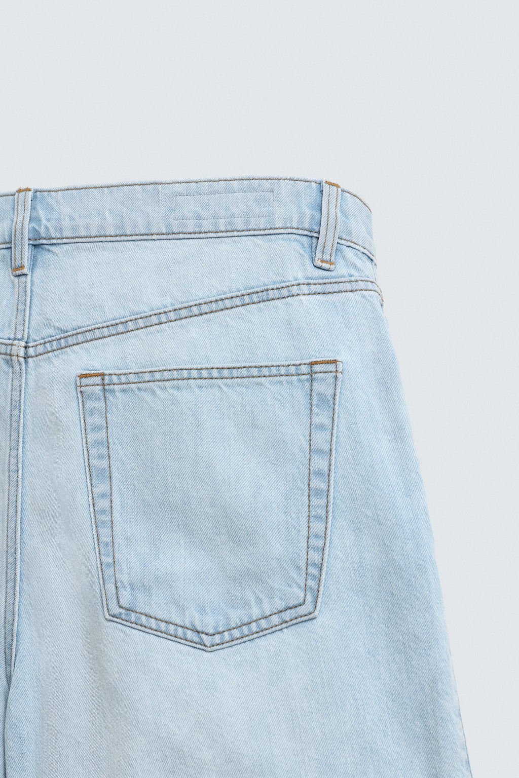 BERMUDA DENIM RELAXED FIT / Azul claro
