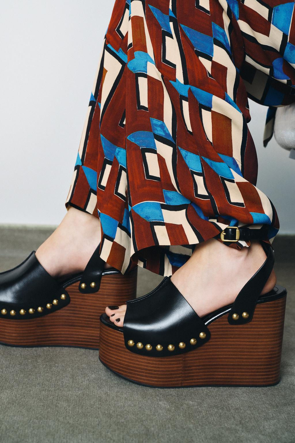 LEATHER WEDGE SANDALS WITH STUDS - Zara фото 2