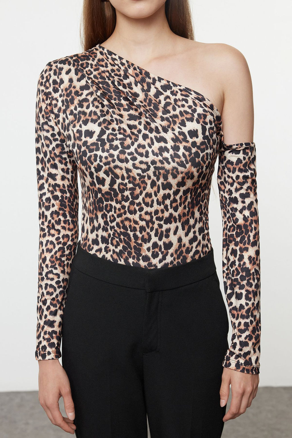 TRENDYOLMILLA Siyah Asimetrik Yaka Uzun Kollu Esnek Alttan C?tc?tl? Orme Body TWOAW22BD0080 фото 44