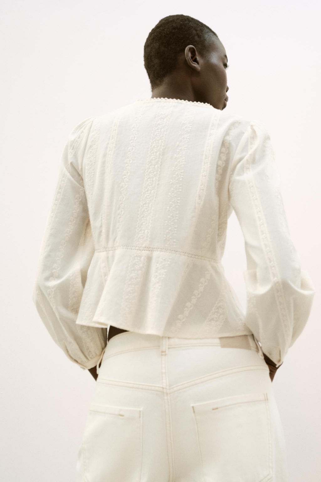BLUSA ROM?NTICA BORDADOS / Crudo - Zara фото 5