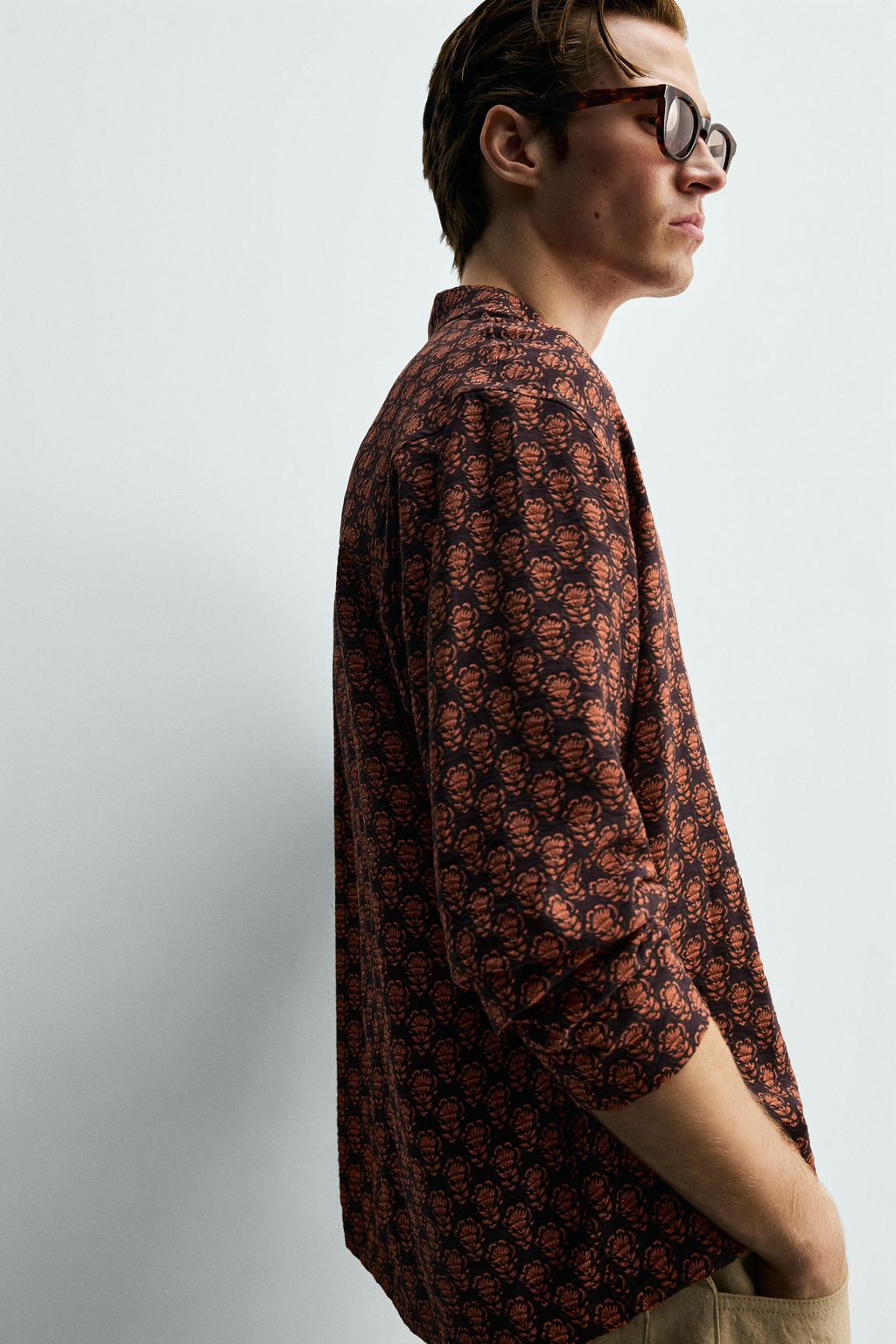 CAMISA FLUIDA ESTAMPADO GEOM?TRICO / NEGRO/NARANJA - Zara фото 7