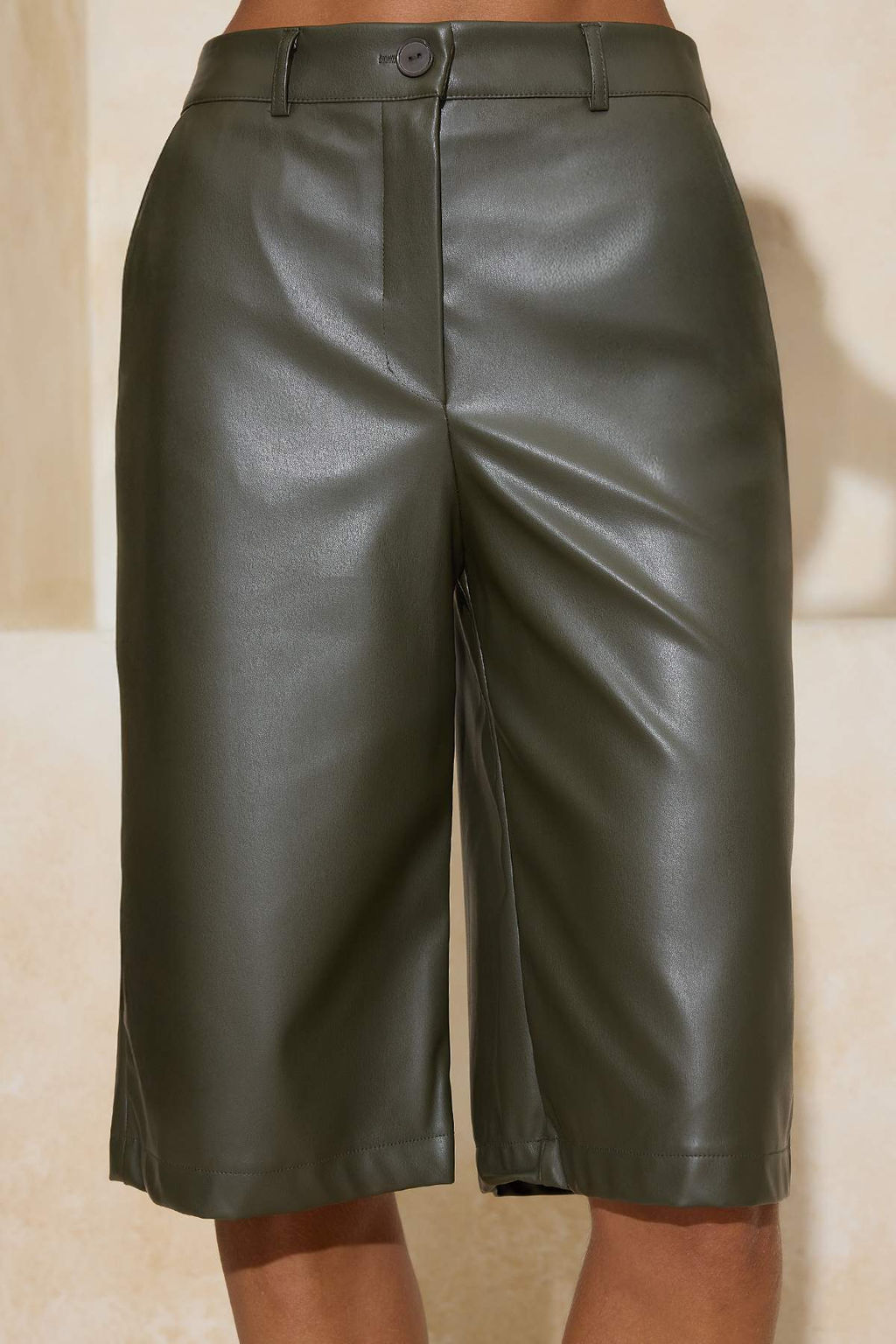 Koyu Haki Suni Deri Uzun Sort & Bermuda TWOSS26SR00007 - Trendyolmilla фото 3