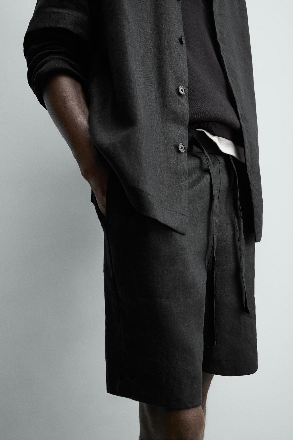 BERMUDA RELAXED FIT 100% LINO / Negro - Zara фото 5