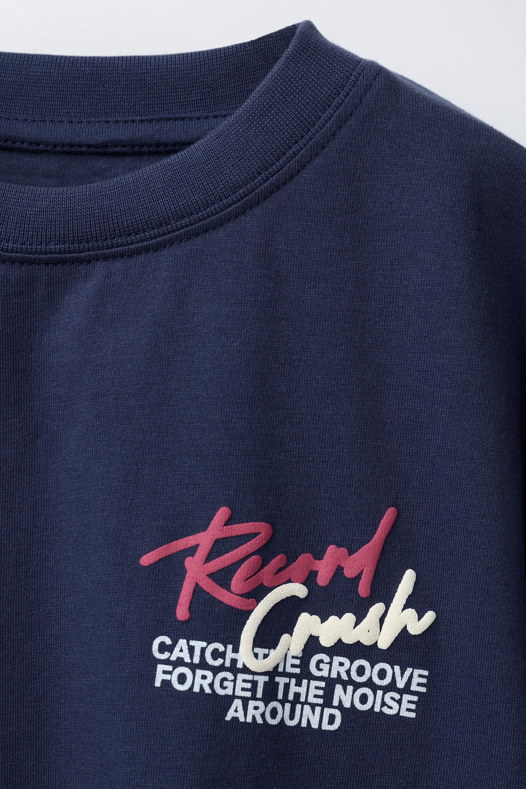 RAISED PRINT T-SHIRT