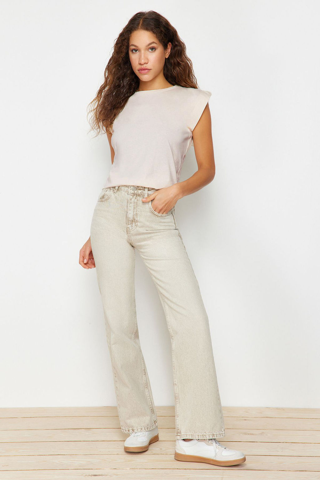 Bej %100 Pamuk Vatka Gorunumlu Basic Bisiklet Yaka Orme T-Shirt TWOSS20TS0021