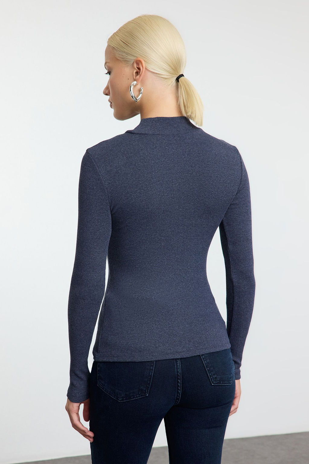 Indigo Fitted/Vucuda Oturan Dik Yaka Uzun Kol Fitilli Esnek Orme Bluz TWOAW21BZ0423