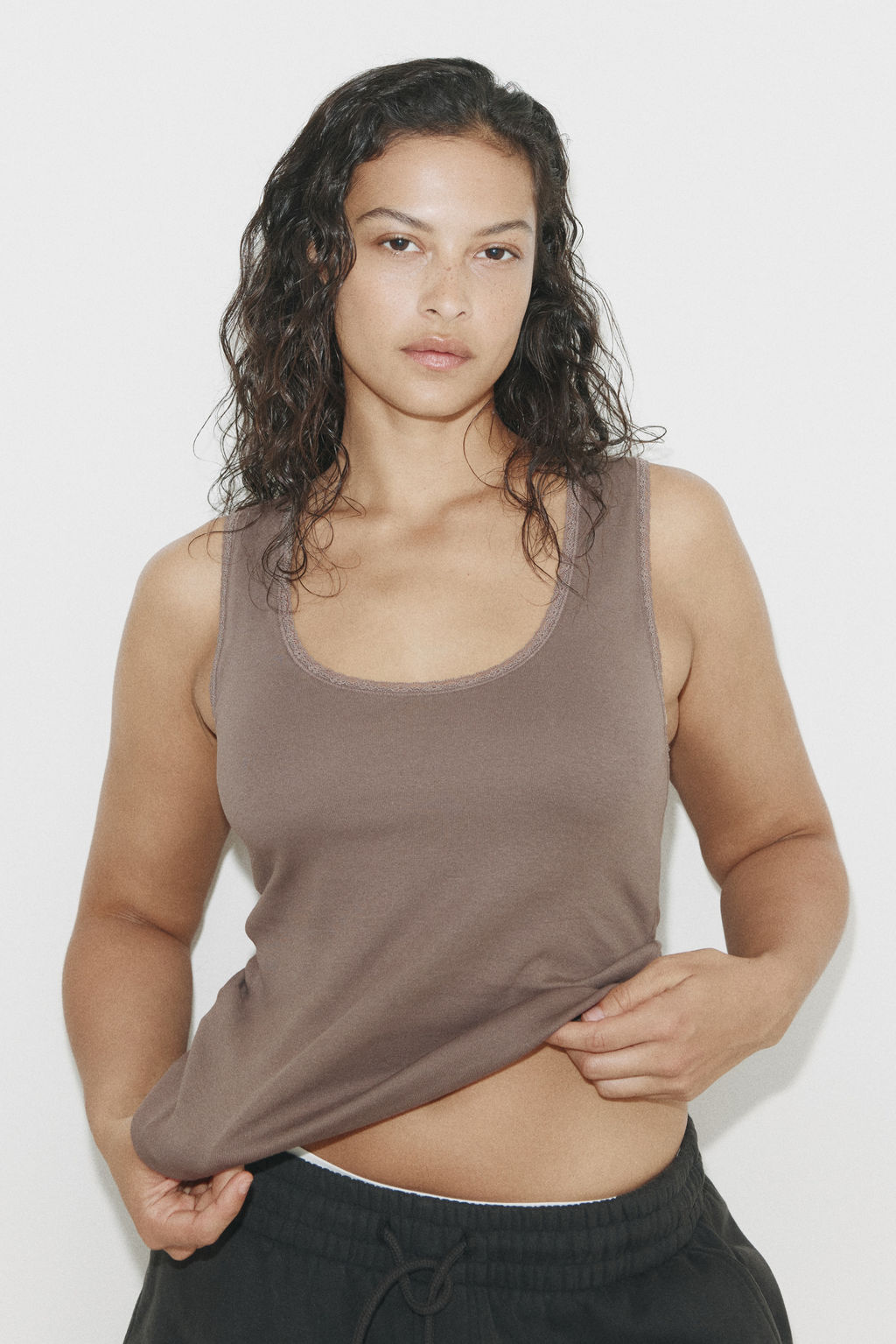 Top con ribetes de encaje - H&m фото 5