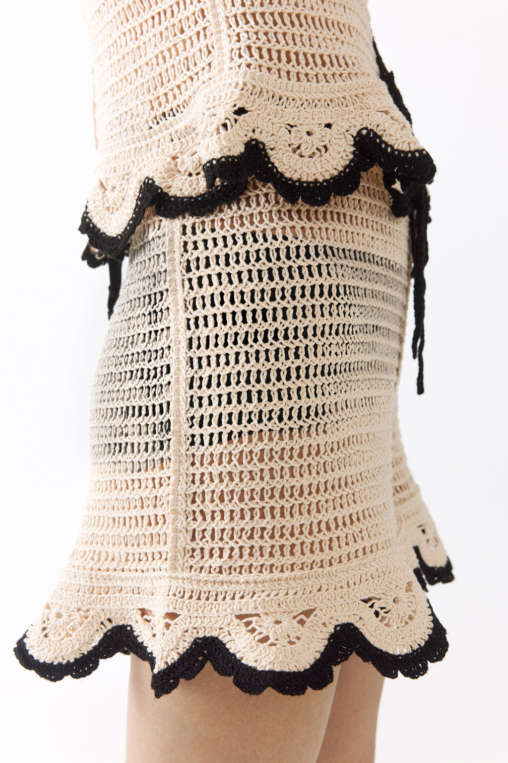 Pantal?n corto efecto crochet con volantes - H&m фото 7
