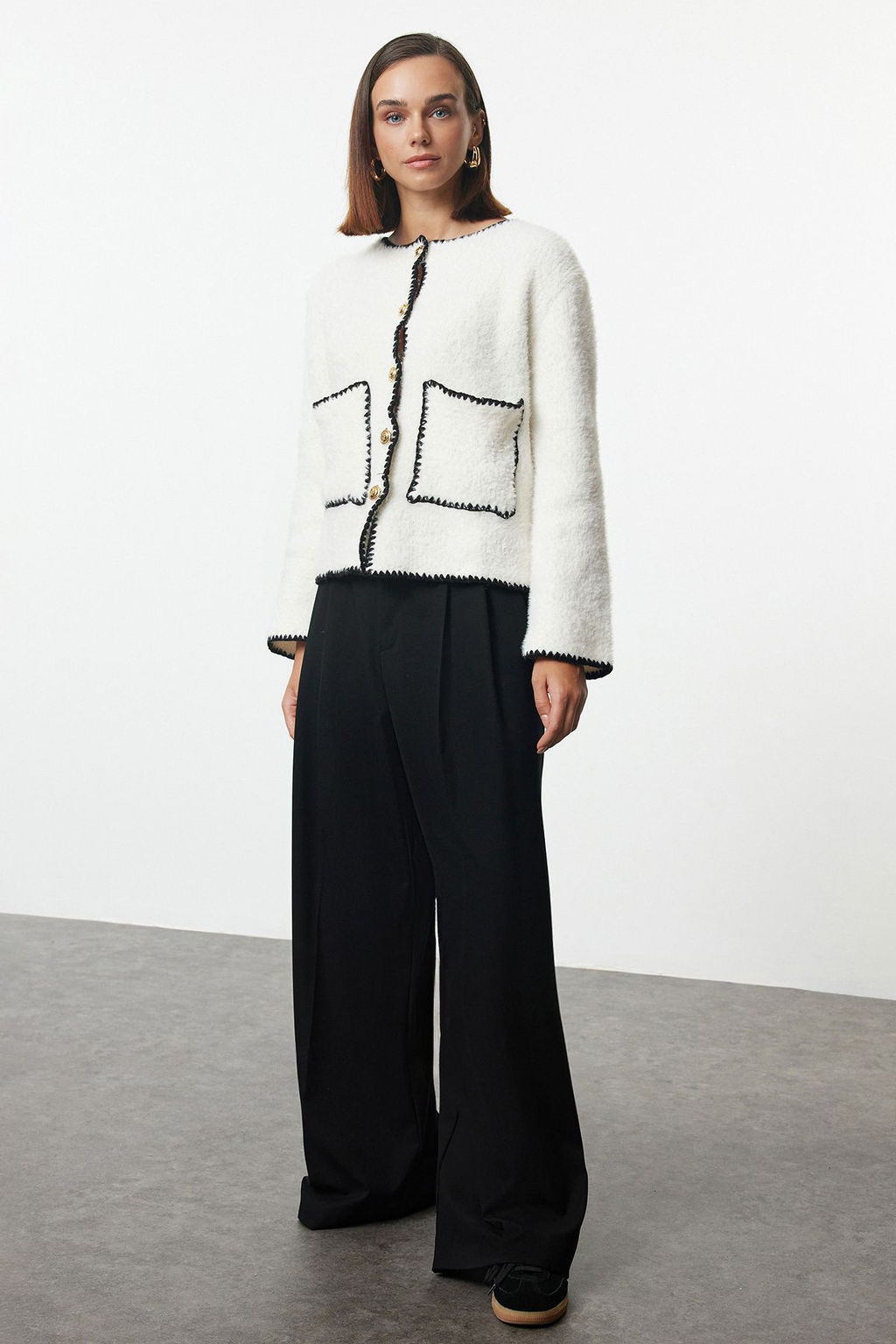 Ekru Tuylu Yumusak Dokulu Ceket Gorunumlu Triko H?rka TWOAW25HI00009