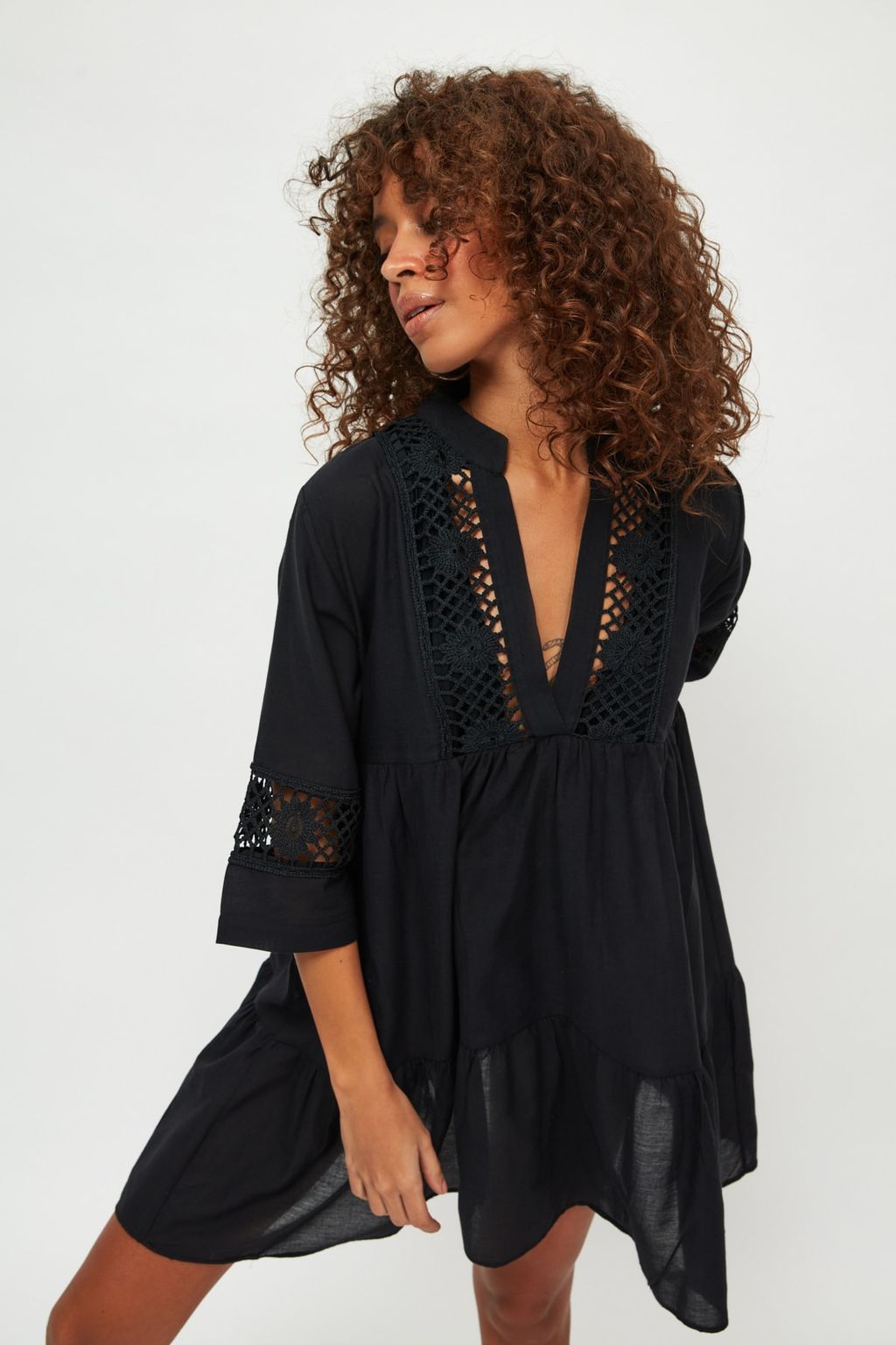 TRENDYOLMILLA Siyah Dokuma %100 Pamuk Dantelli Mini Plaj Elbisesi TBESS20EL0854  фото 8