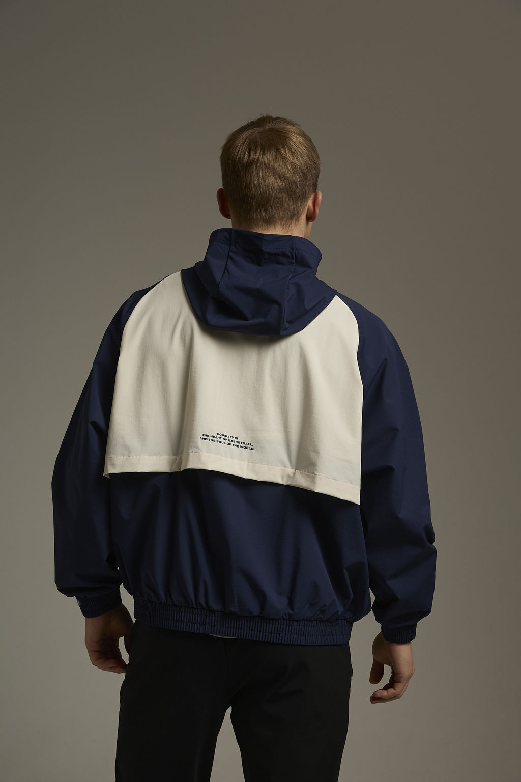 Ветровка с капюшоном Темно-синий/Бежевый - Anta фото 2