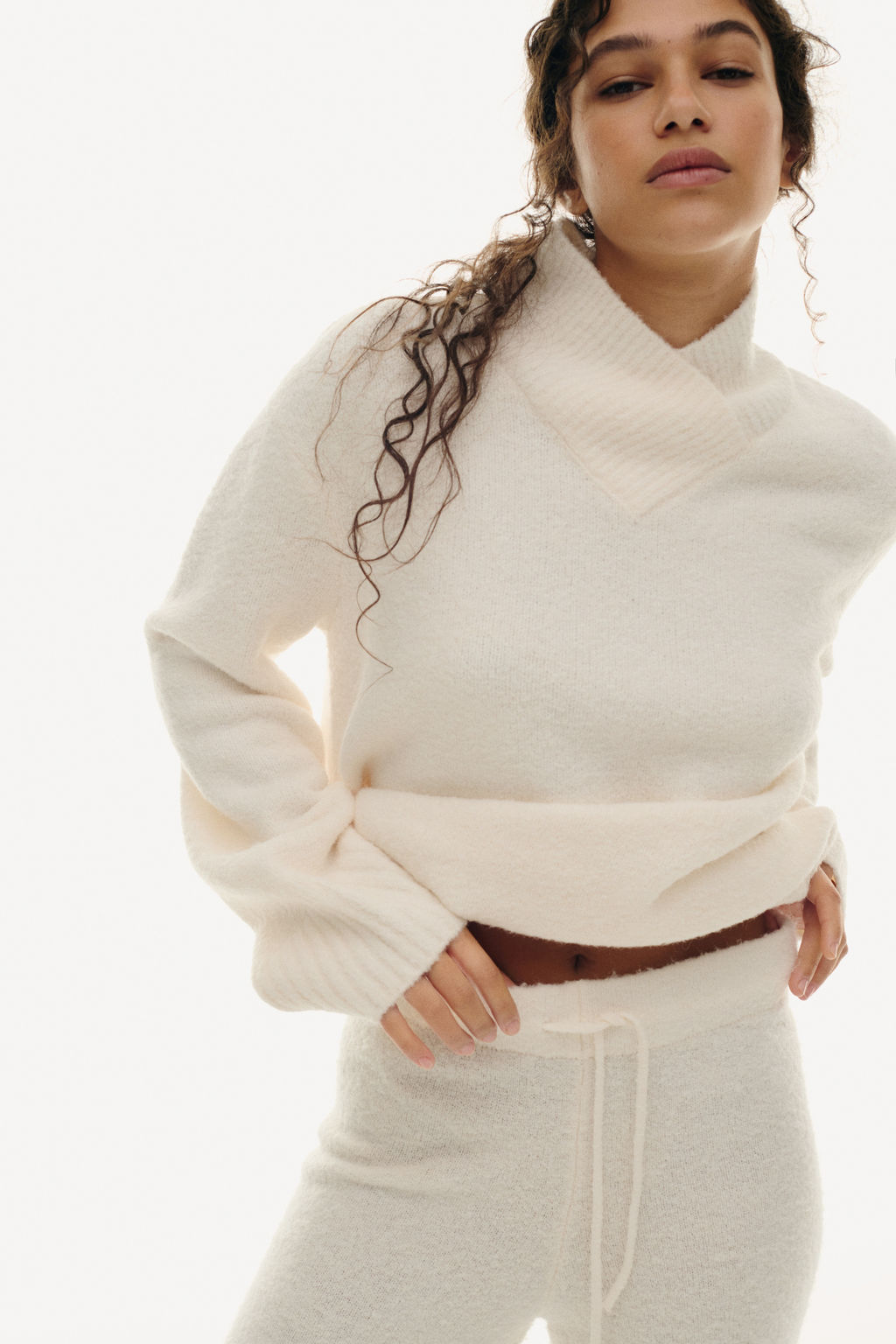 Jersey de mezcla de lana con escote en V - H&m фото 3