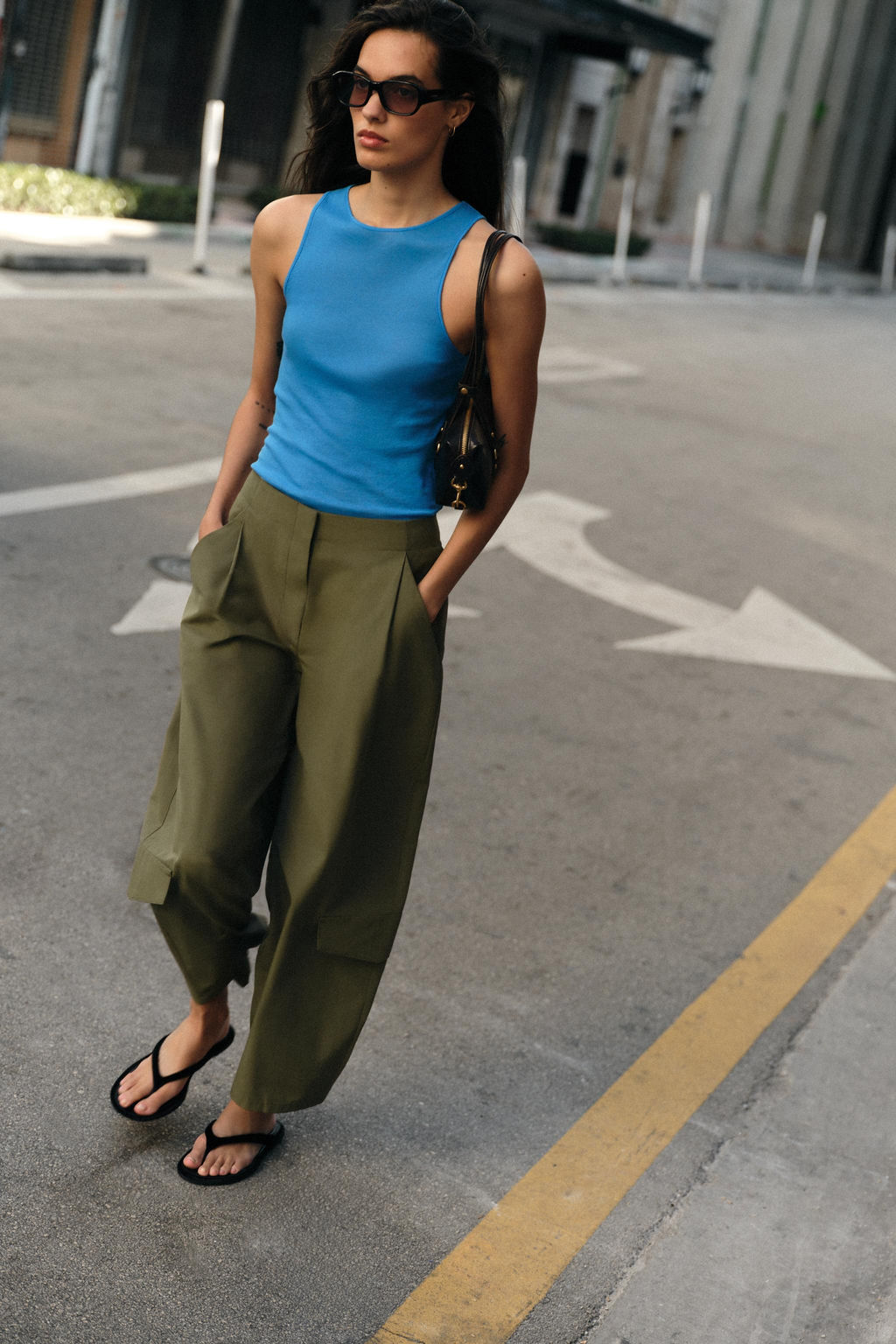 PANTAL?N PINZAS TRABILLA ESPALDA / Khaki - Zara фото 3