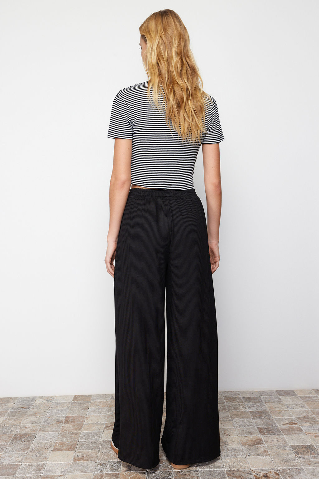 TRENDYOLMILLA Siyah Wide Leg Fitilli Esnek Orme Pantolon TWOSS24PL00075 фото 6