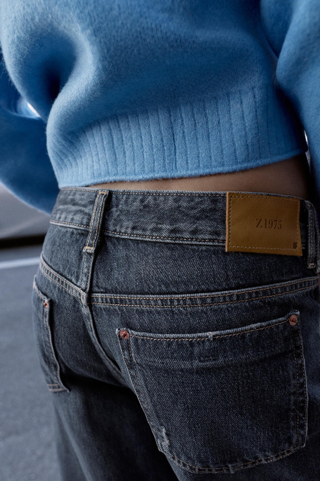 Z1975 RELAXED FIT JEANS WITH TURN-UP HEMS