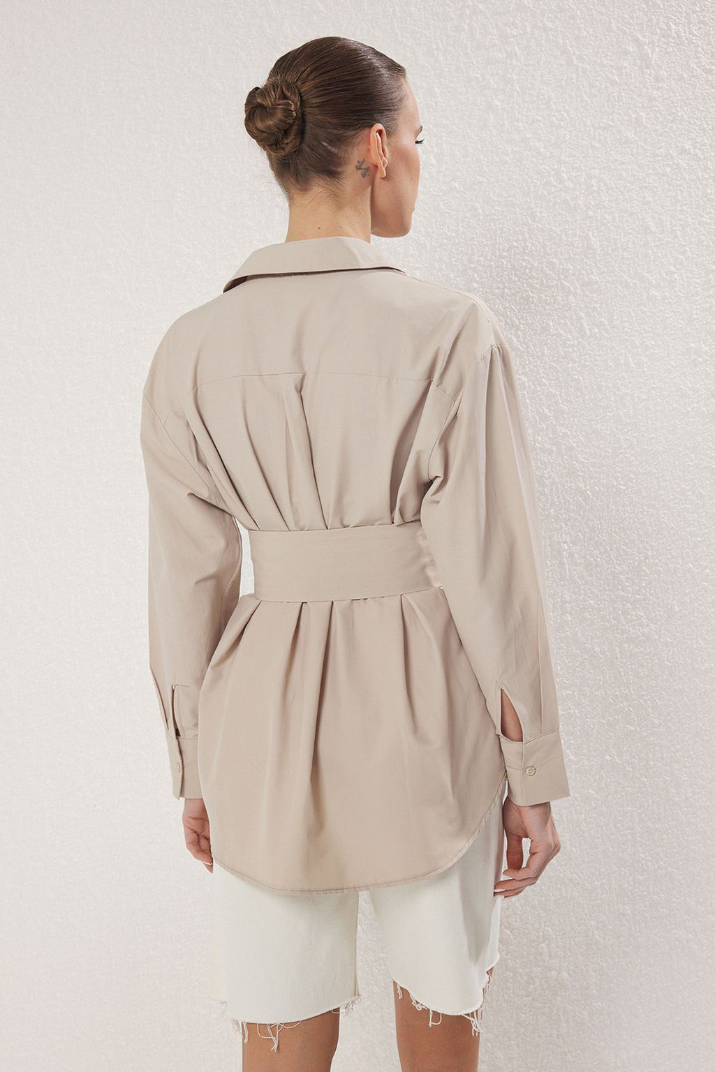 Siyah Kemer Detayl? Oversize Genis Kal?p Dokuma Gomlek TWOAW25GO00025