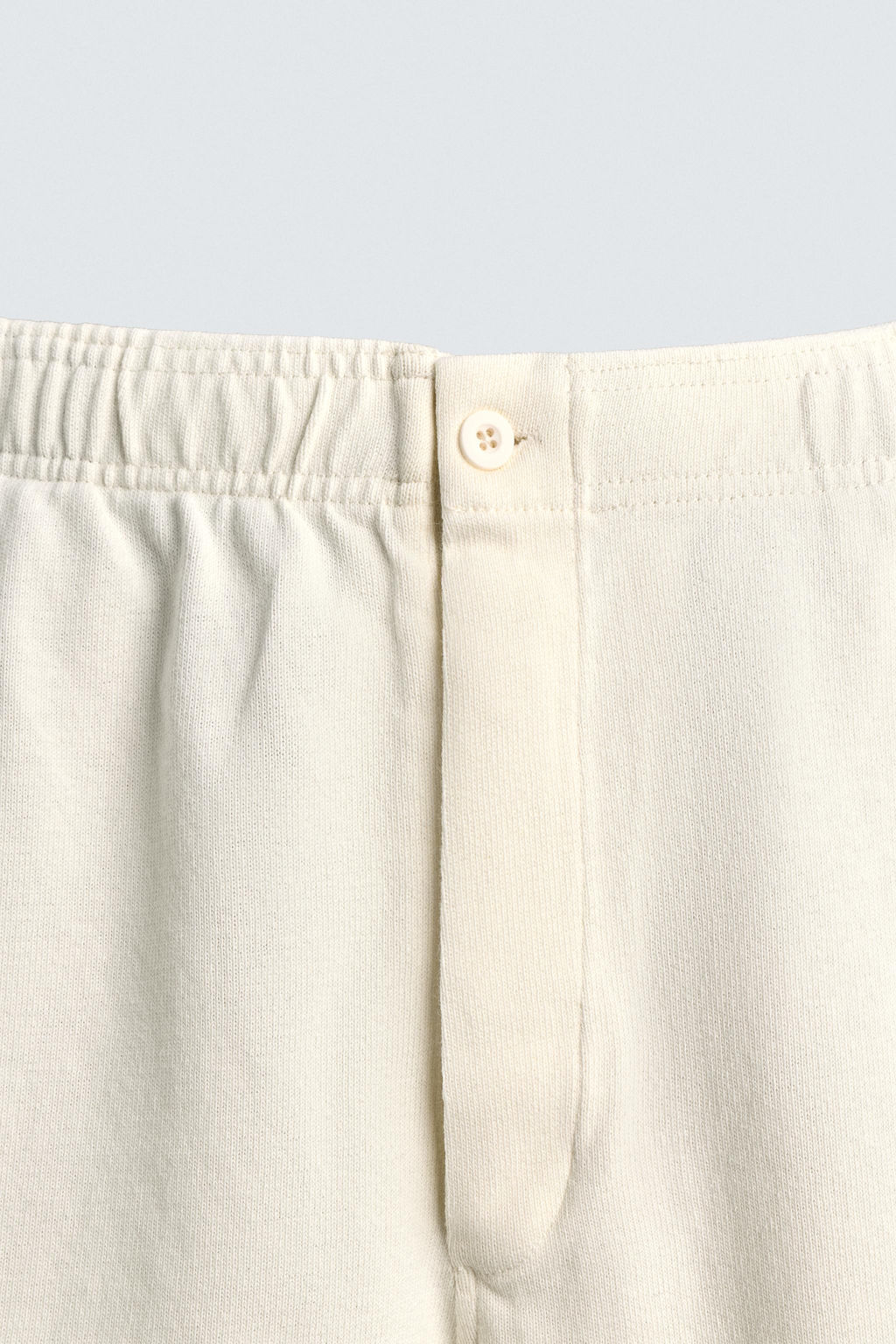 BERMUDA JOGGER REGULAR FIT / Blanco roto