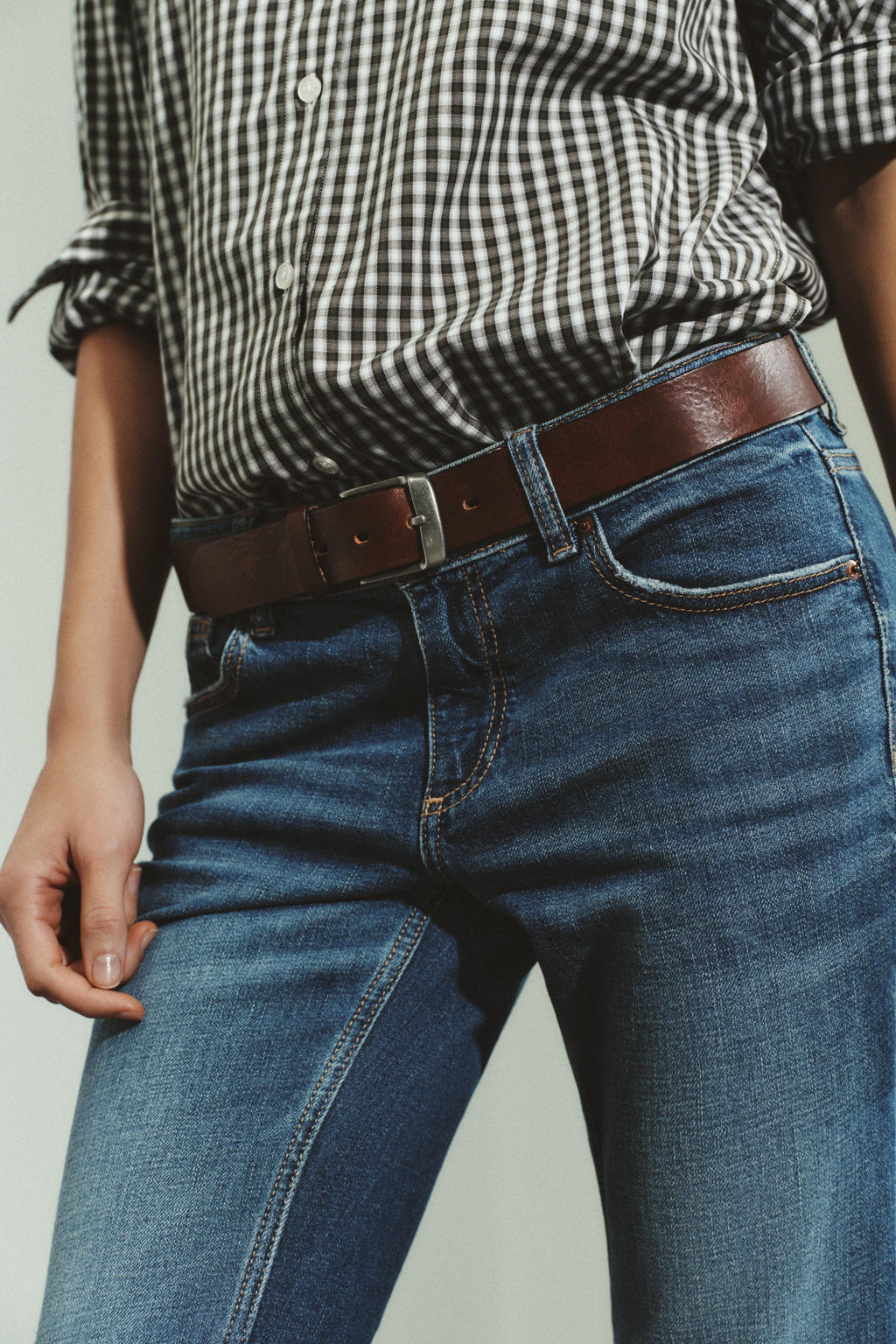 TRF BOOTCUT LOW-RISE JEANS WITH POCKETS - Zara фото 3