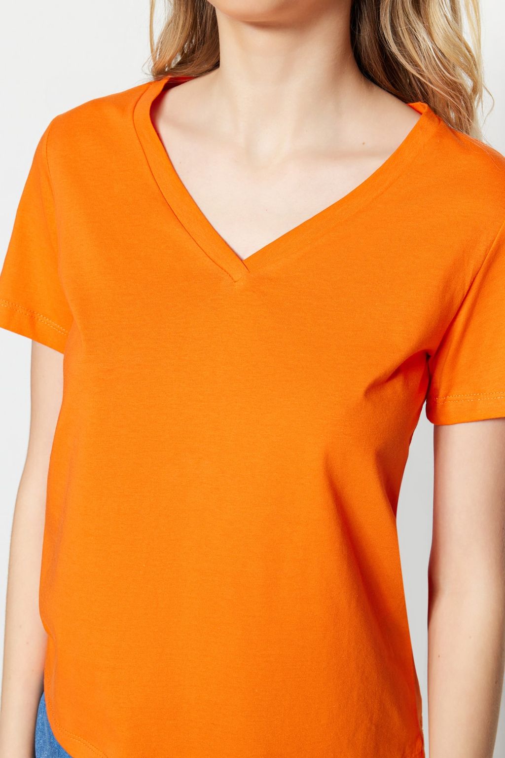 Turuncu-Saks %100 Pamuk 2li Paket Basic V Yaka Orme T-Shirt TWOSS23TS00002
