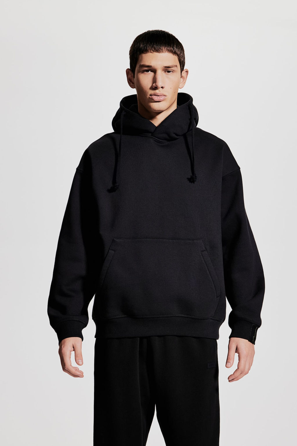 Sudadera de deporte con capucha y cuello inflable - H&m фото 2