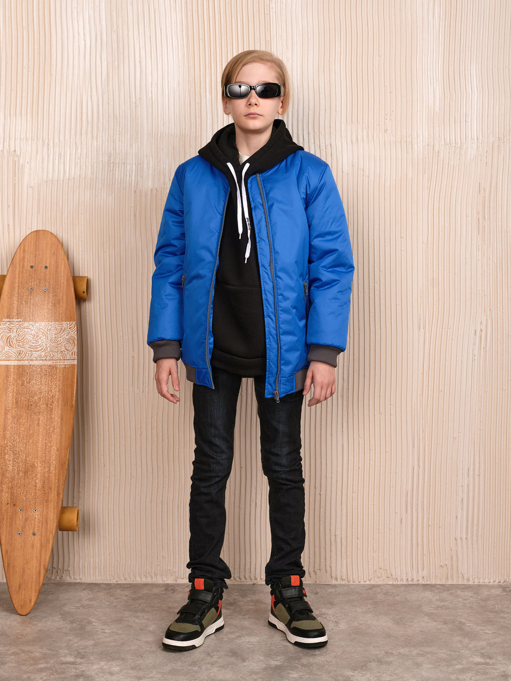 Бомбер демисезонный для мальчика Френд красный - Yollochka фото 6