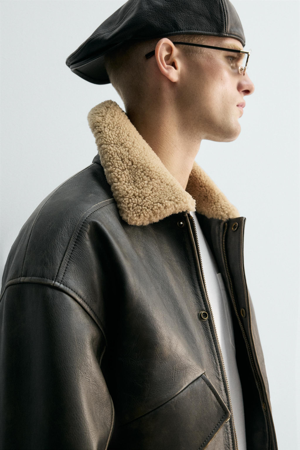 LIMITED EDITION LEATHER JACKET WITH CONTRAST COLLAR - Zara фото 6