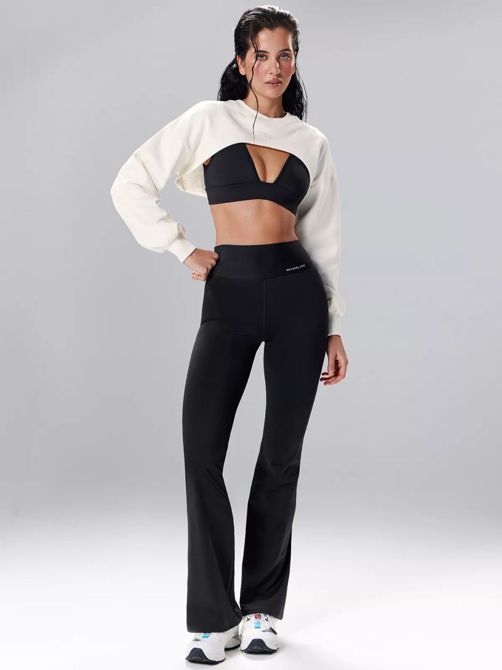 Моделирующие спортивные брюки с пушап эффектом