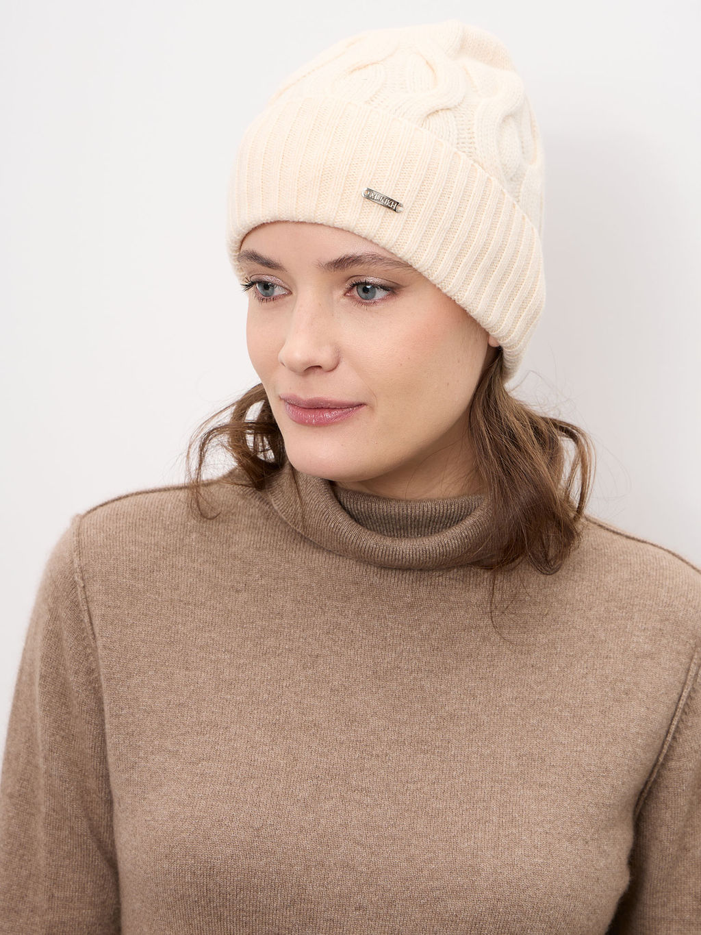 Шапка из кашемира 04343 кремовая