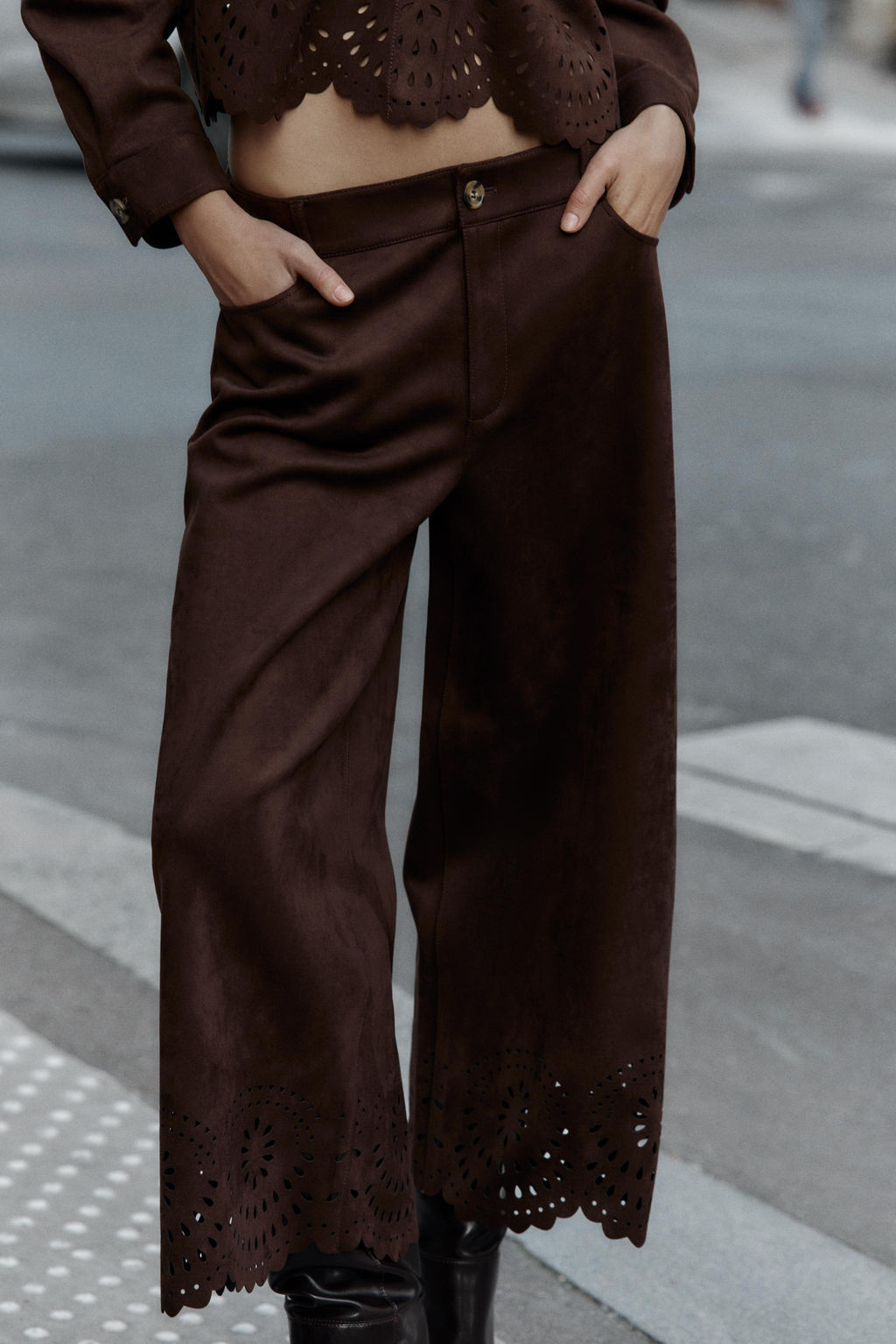 SUEDE-EFFECT CULOTTES WITH LASER-CUT HEM - Zara фото 2