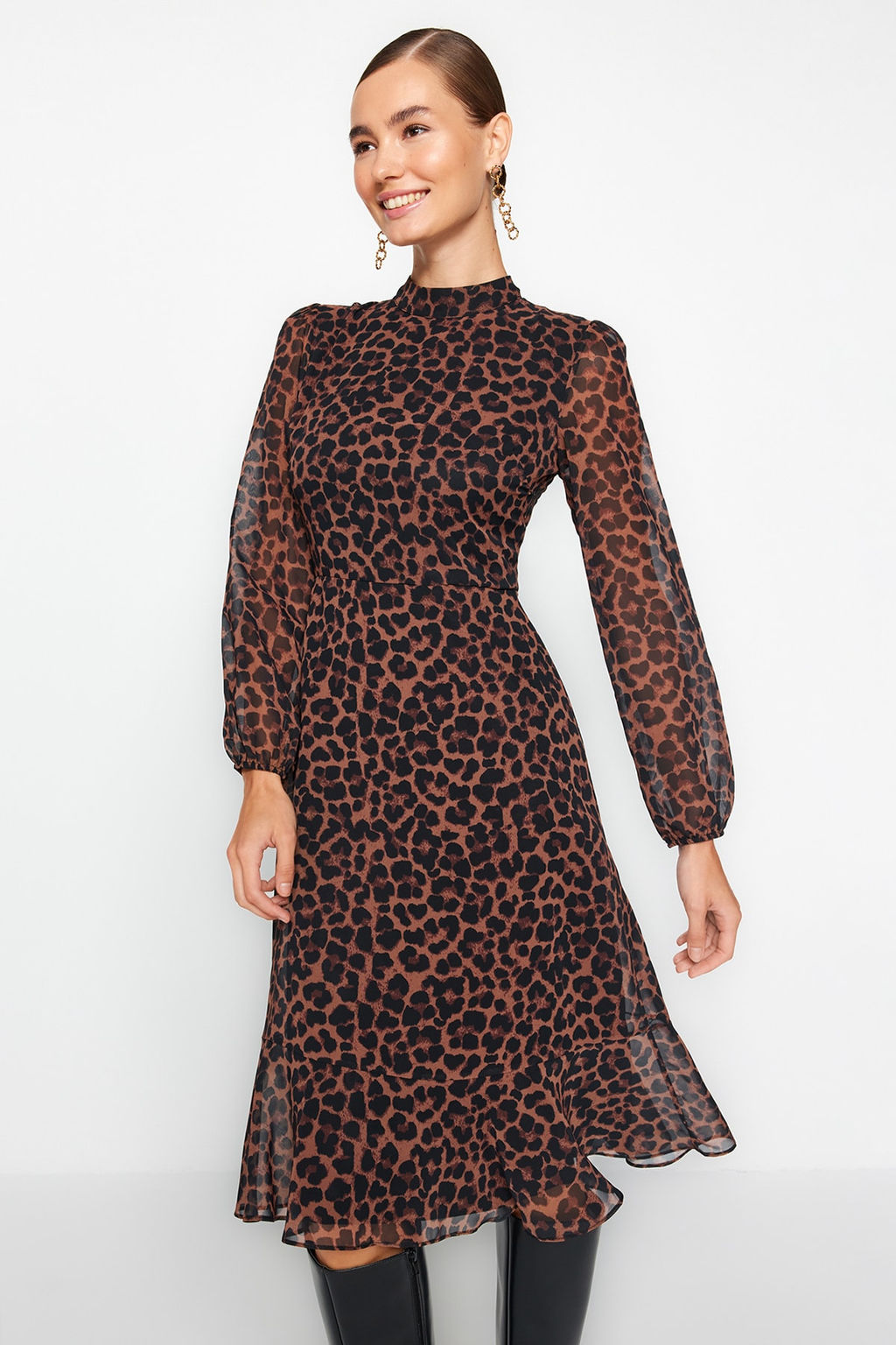 TRENDYOLMILLA Camel Dik Yakal? Etegi Volanl? Sifon Dokuma K?sl?k Elbise TWOAW20EL1313