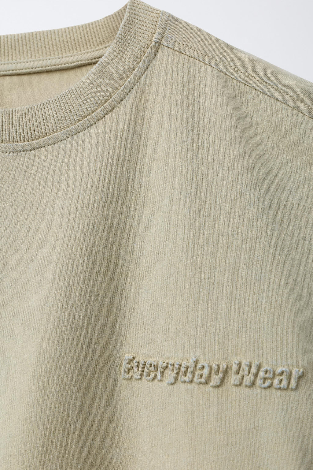 FADED-EFFECT EMBOSSED TEXT T-SHIRT - Zara фото 4