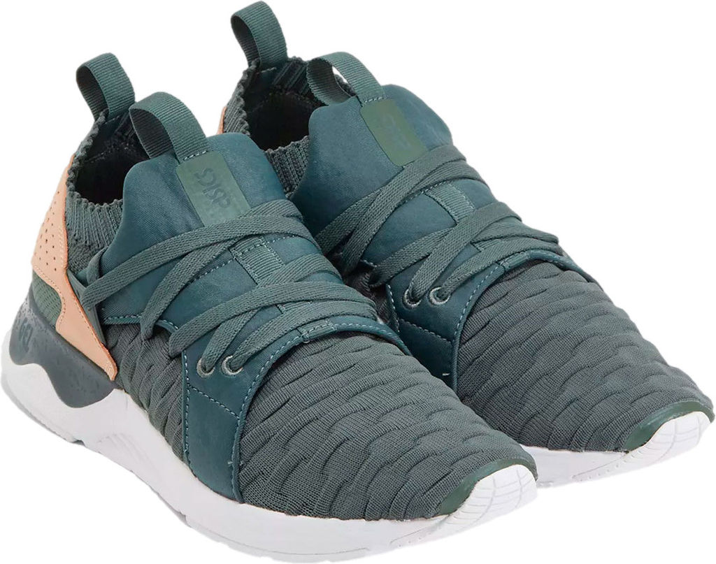 Кроссовки женские