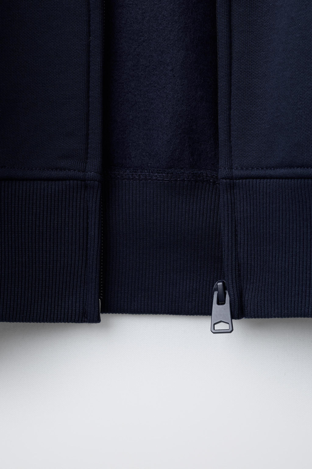 BASIC ZIP-UP SWEATSHIRT - Zara фото 4