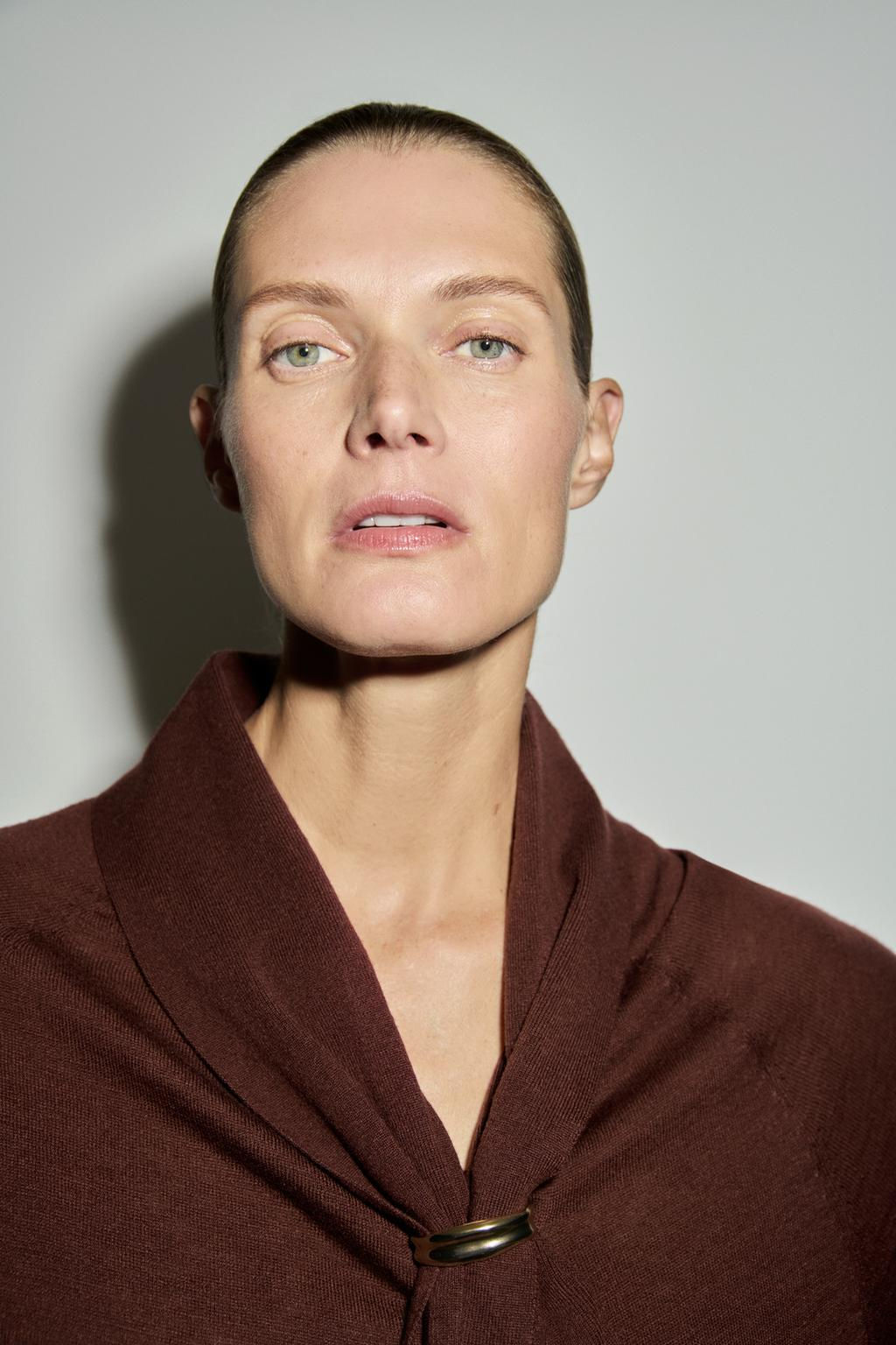 WOOL SWEATER WITH CLASP - Zara фото 2