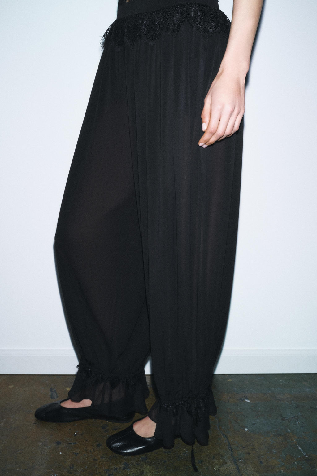 LACE TRIM SAROUEL TROUSERS - Zara фото 3