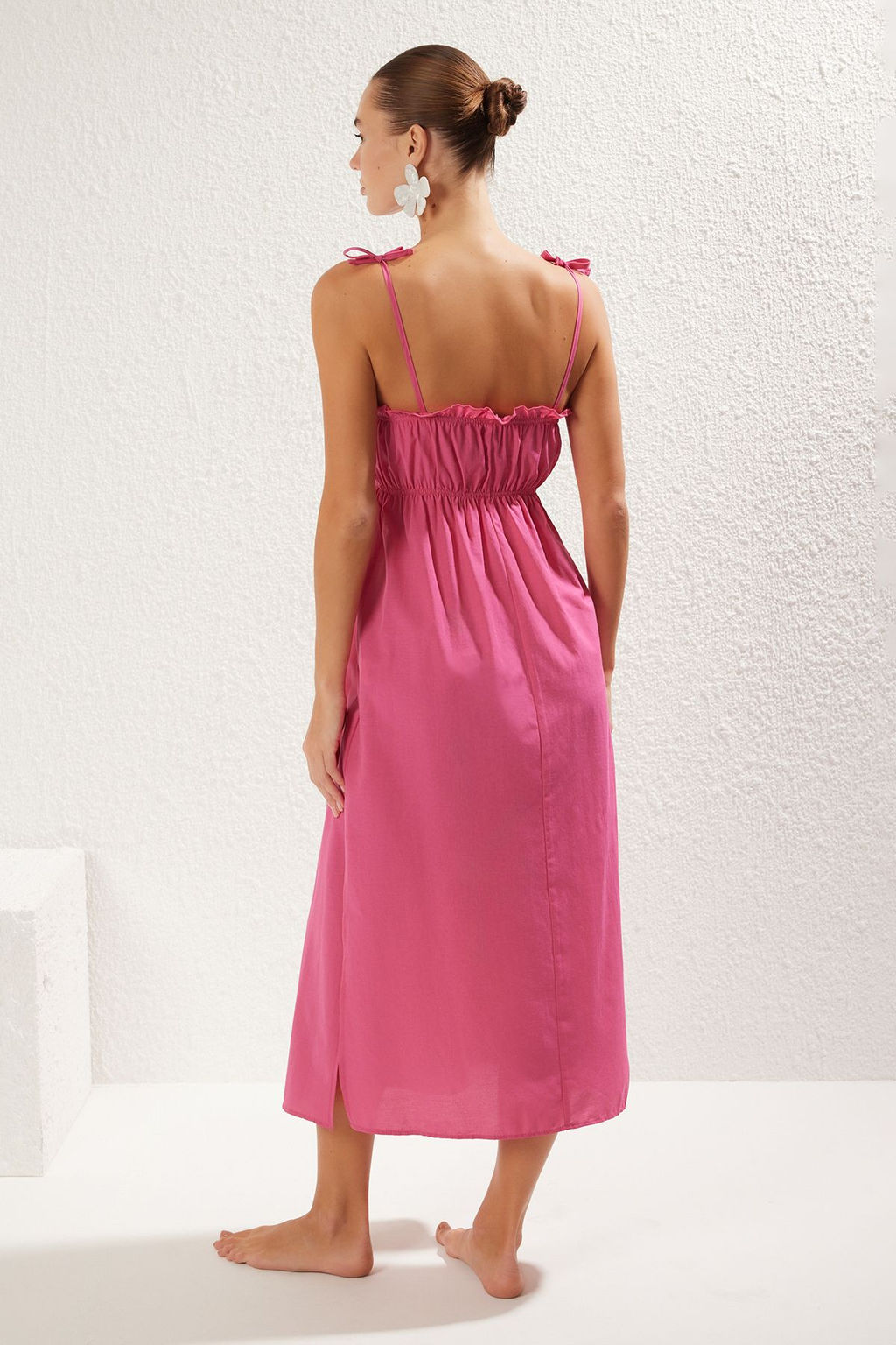 Pembe Dokuma Buzgulu Maxi Plaj Elbise TBESS25EL00029 - Trendyolmilla фото 5