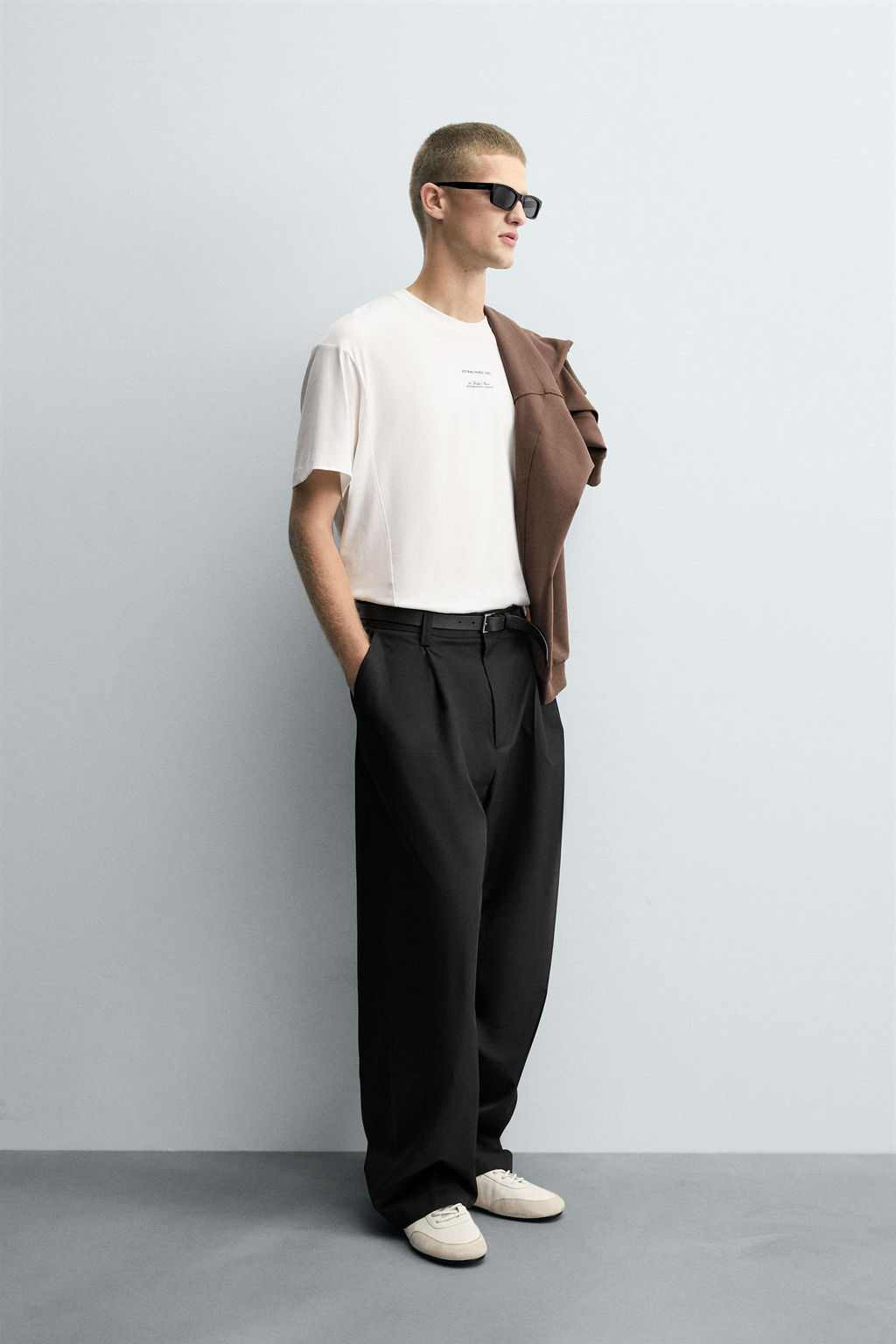T-SHIRT WITH CONTRAST LABELS - Zara фото 4