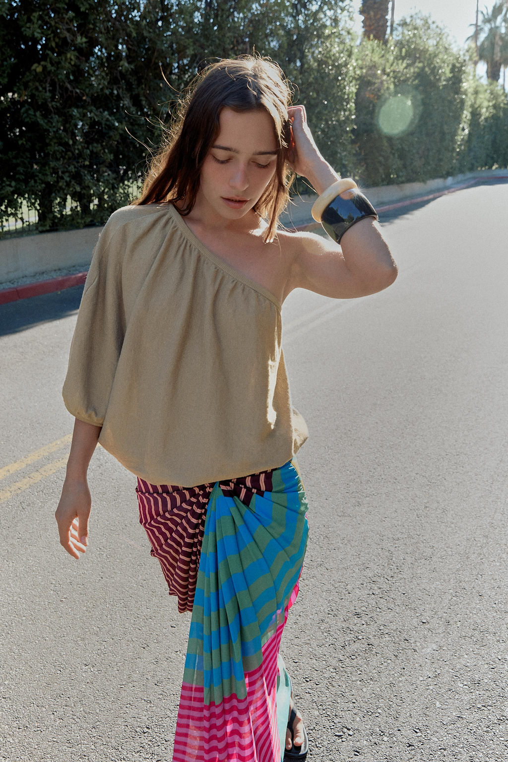 FALDA PAREO DRAPEADA ESTAMPADO RAYAS / Multicolor