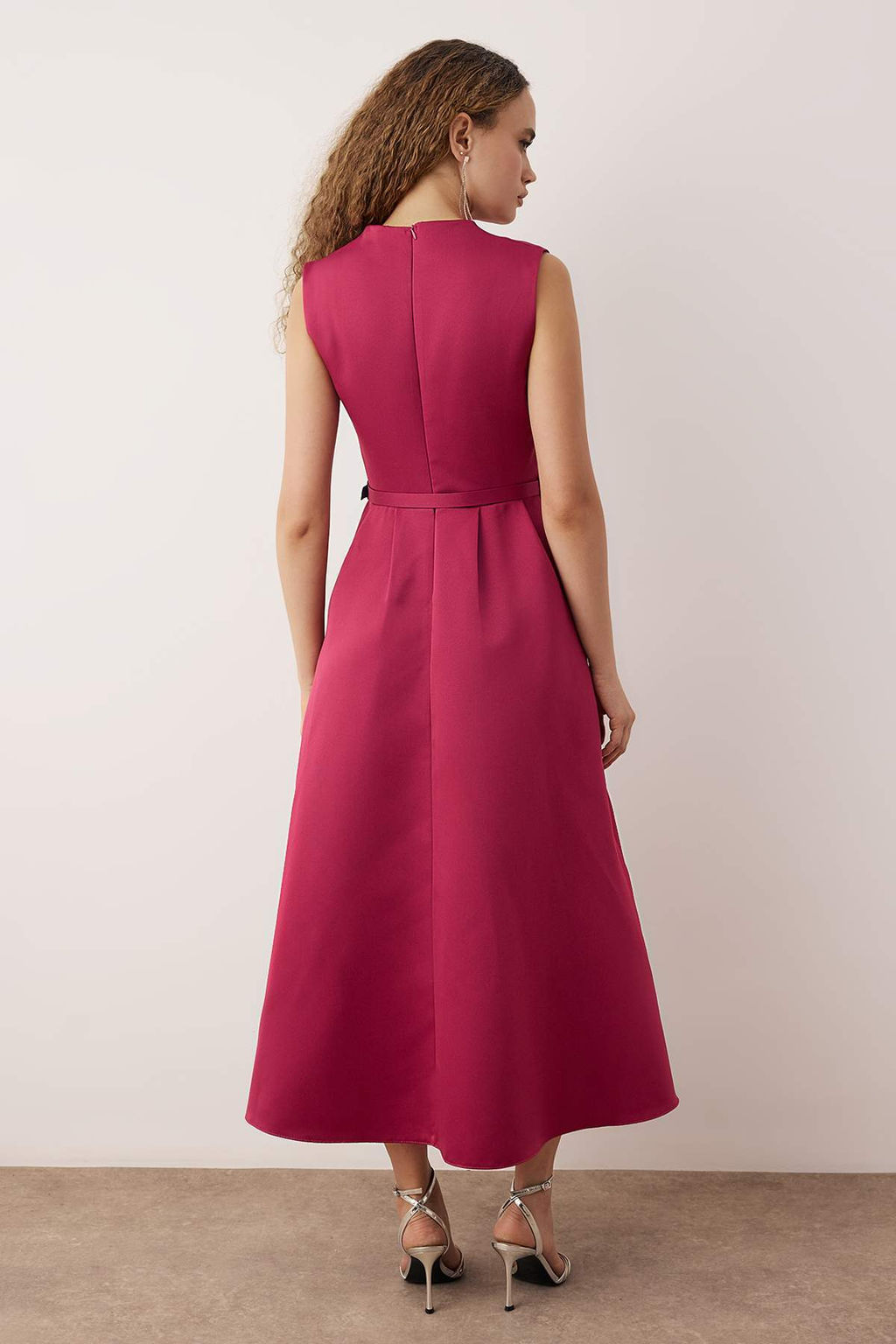 Murdum Kemerli Etegi Benden Ac?lan Dokuma Saten Maxi S?k/Gece Elbisesi TPRAW26EL00051