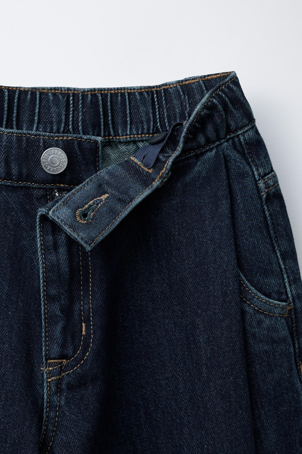PLEATED BALLOON-FIT DENIM TROUSERS - Zara фото 3
