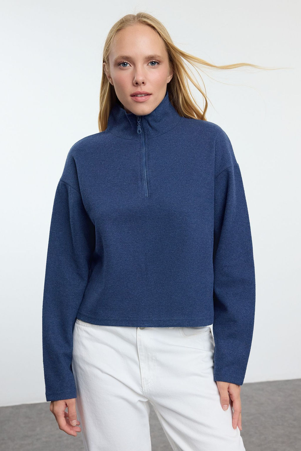 Indigo Selanik/Triko Gorunumlu Fermuarl? Yaka Regular/Normal Kal?p Orme Sweatshirt TWOAW22SW0732