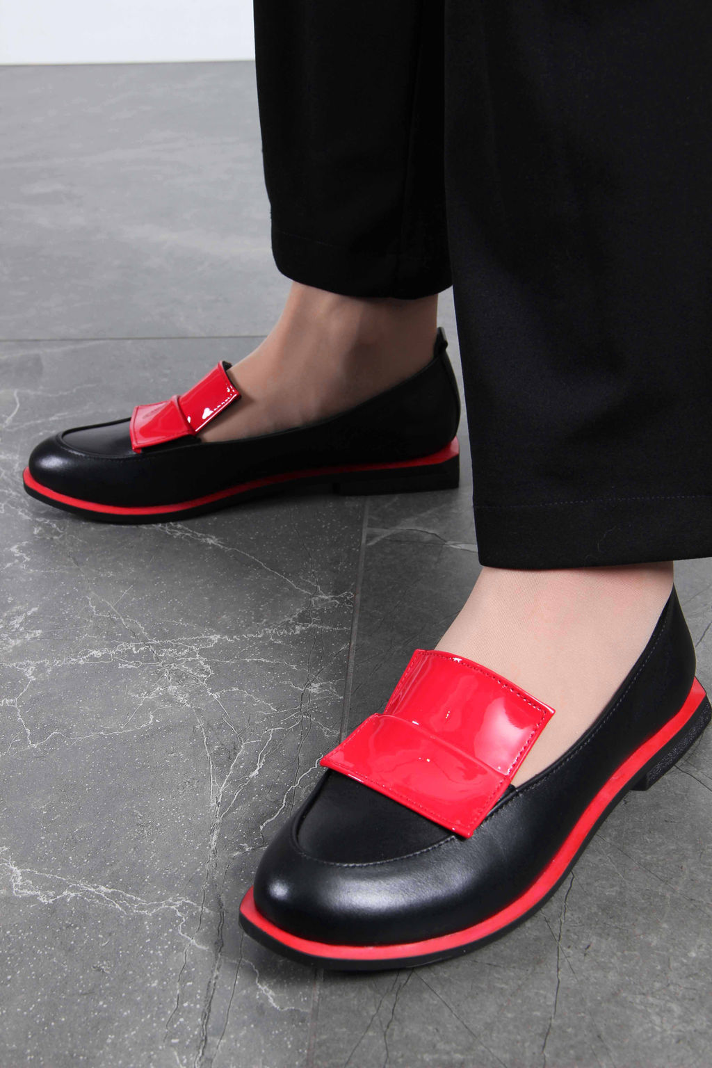 Лоферы туфли 118.Viсtoriabl.Черный-красный