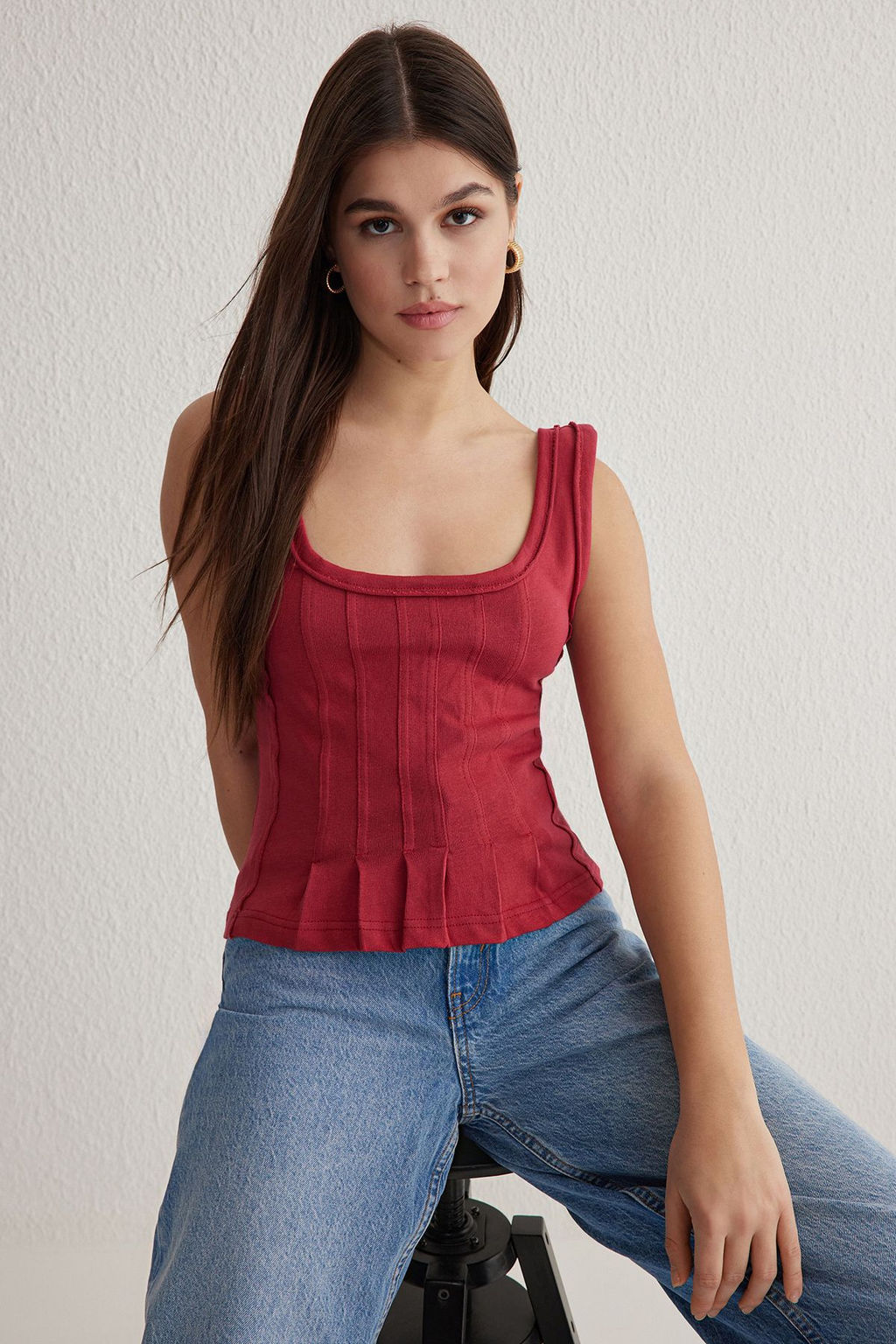 Trendyolmilla Antrasit Pili Detayl? Havuz Yaka Fitted/Vucuda Oturan Orme Bluz TWOSS25BZ00025