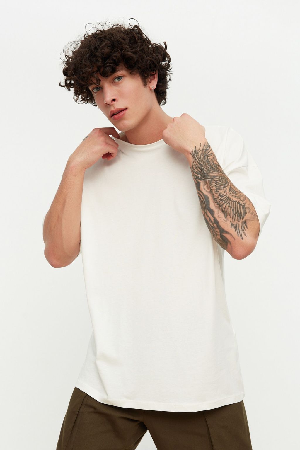 Ekru Oversize/Genis Kesim S?rt Yaz? Bask?l? %100 Pamuklu T-shirt TMNSS21TS1797