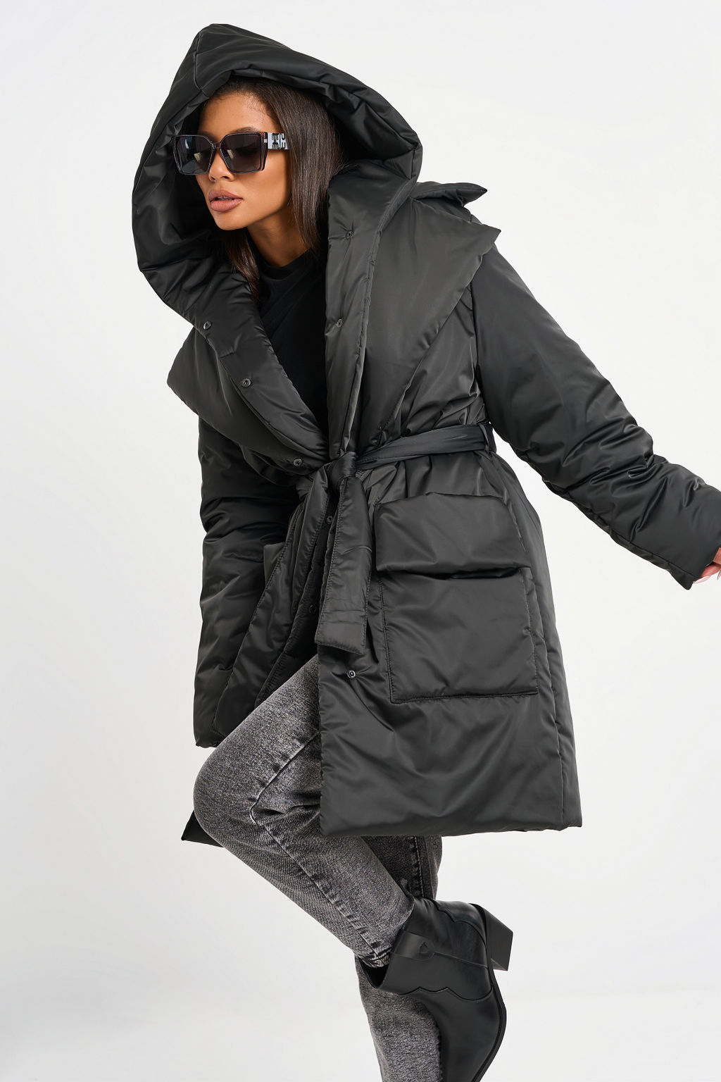 Куртка удлиненная со съемным капюшоном черная