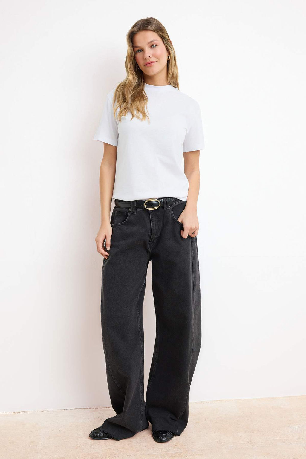 Beyaz %100 Pamuk Basic Regular/Normal Kal?p Dik Yaka Orme T-Shirt TWOAW20TS0096