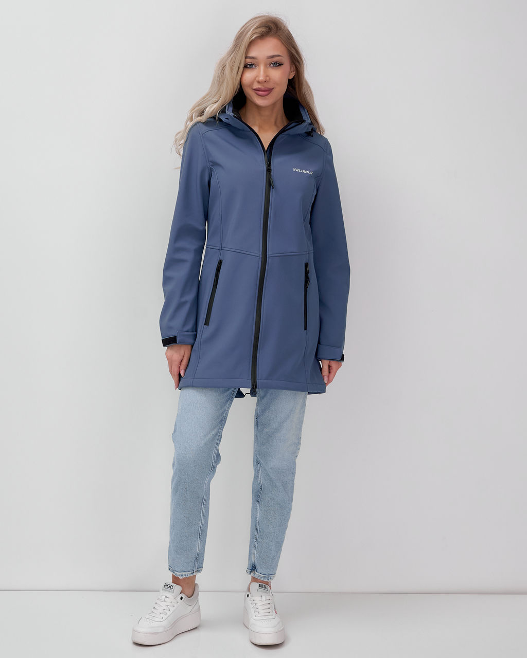 Парка спортивная женская с капюшоном softshell синего цвета 9568S - Mtforce фото 37