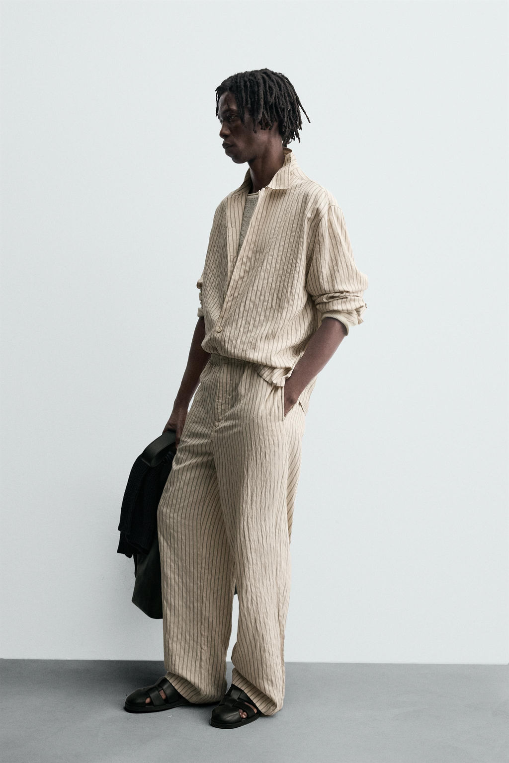 STRIPED WRINKLED-EFFECT FLOWING TROUSERS - Zara фото 4