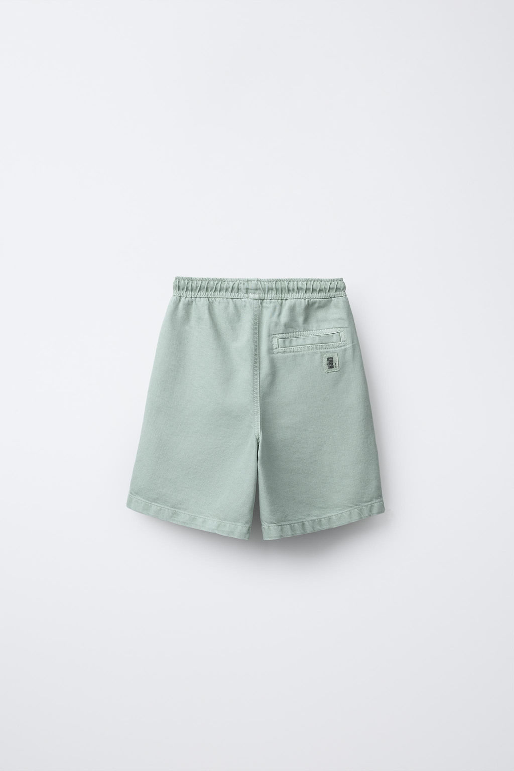 STRAIGHT FLOWING TWILL BERMUDA SHORTS