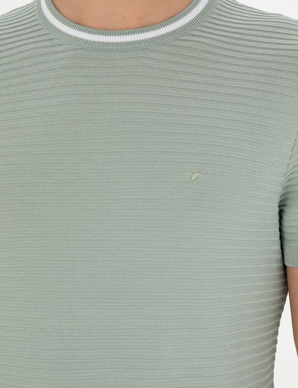 Водно-зеленая приталенная трикотажная футболка с круглым вырезом - Cacharel фото 7